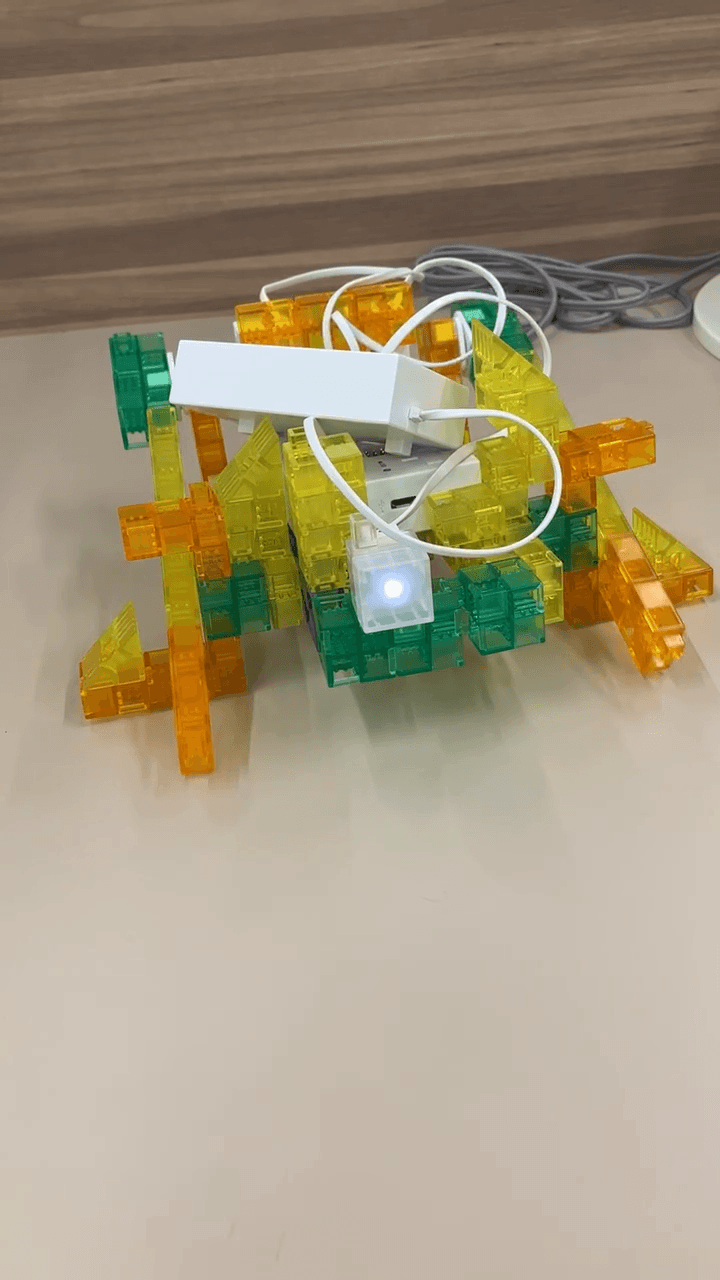 佳作「二足歩行?ロボット」